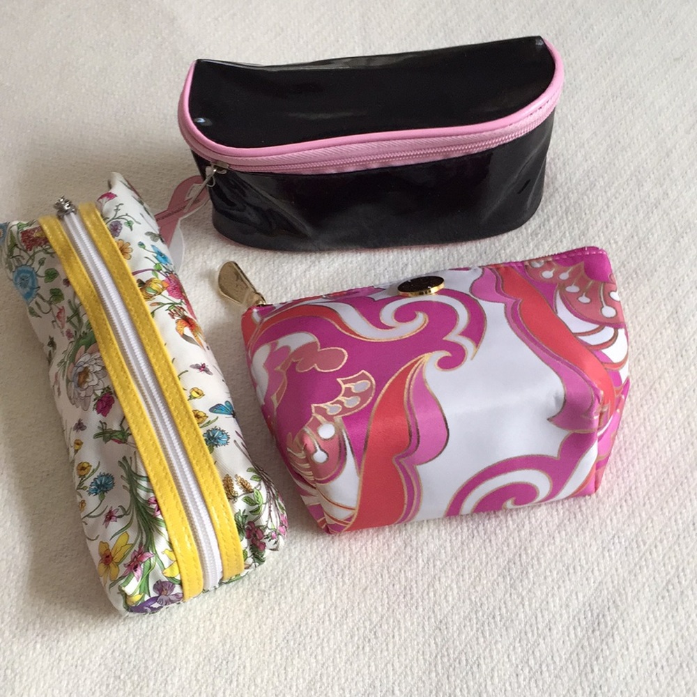 Three cosmetic bag bundle 2 Soho 1 breast cacner🌷